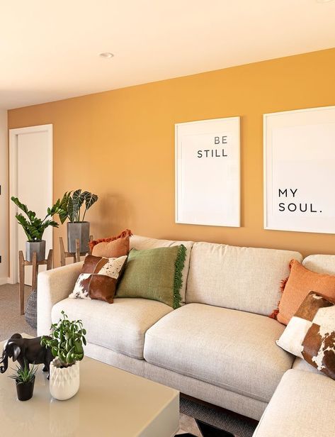 Gold Accent Wall Living Room, Yellow House Interior, Mustard Yellow Living Room, Yellow Home Office, Sage Green And Orange, Gold Living Room Walls, Ikea Display, Yellow Walls Living Room, Yellow Combination