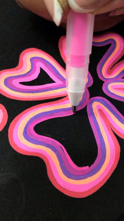 Highlighter Tips, Painting Line Art, Posca Marker, Psychadelic Art, Trippy Painting, Posca Art, Inspiration Painting, Neon Painting, Hippie Painting