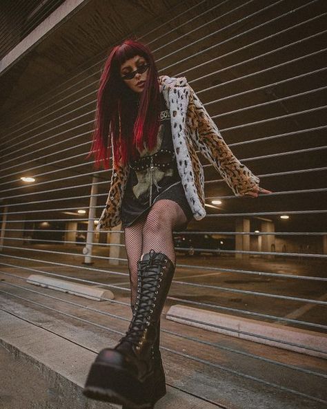 Alt Fashion Photography, Punk Shoot, Alternative Fashion Photoshoot, Metal Show Outfit, Punk Photoshoot Ideas, Goth Photoshoot, Nu Goth Aesthetic, Grunge Punk Photoshoot, Punk Editorial Photoshoot