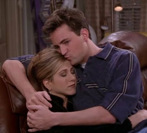 Rachel And Chandler Friendship, Chandler And Rachel, Tv Friendships, Best Friends Movie, Movie Duos, Friends Best Moments, Friends Scenes, Friends Cast, Friends Moments