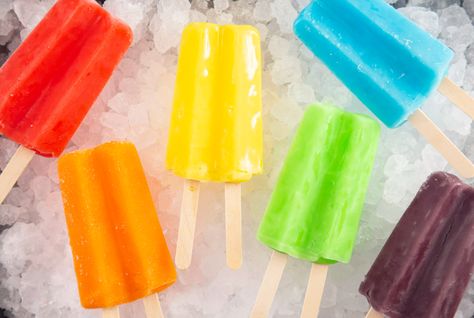 Justin Bieber helped bring back the perfect summer treat. | iHeart Fish Feed, Ice Cream Day, Mind Blowing Facts, Fast Food Chains, Barbie Birthday, Ice Pops, Summer Treats, Food Poster, Piece Of Cakes