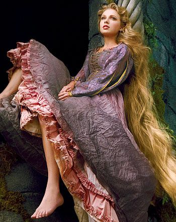 Taylor Swift Poses as Rapunzel in New Disney Ad by Annie Leibovitz: Picture Anne Leibovitz, Annie Leibovitz Photos, Annie Leibovitz Photography, Photography Lighting Setup, Disney Princess Rapunzel, Taylor Swift Web, Portrait Lighting, Annie Leibovitz, Disney Resorts