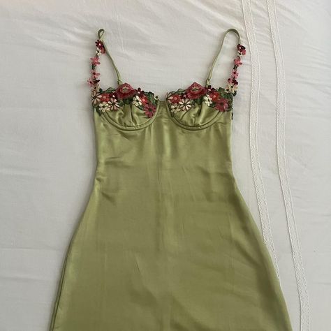 princess polly kenzie mini dress in green with... - Depop Kenzie Mini Dress, Flower Bra, Kenzie Dress, Flower Mini Dress, Hoco Dress, Green Mini Dress, Gold And Green, Satin Flowers, Green Satin