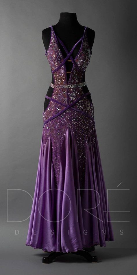 Cute Dresses For Dances, Dancing Lovers, Smooth Dance Dresses, Dancesport Costume, Dancing Ballroom, Dancesport Dresses, Ballroom Competition, Ballroom Gowns, Dancer Dress