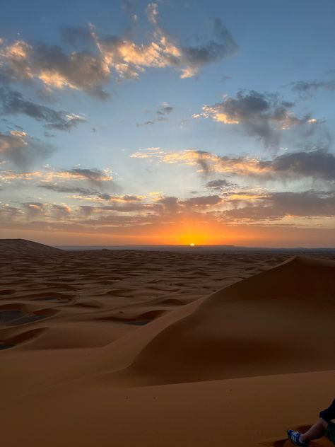 #sahara #morocco #travelling Morroco Aesthetic, Sahara Dessert, Greek Pictures, Desert Vacation, Sunset Desert, Desert Aesthetic, Western Sahara, Moroccan Culture, Desert Sunset