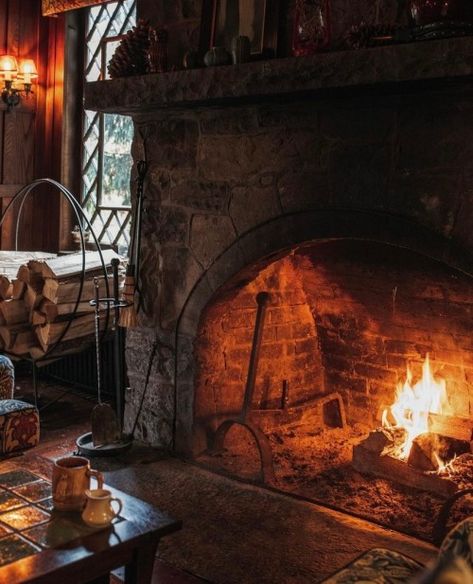 Black Mantle Fireplace, Colonial Aesthetic, Black Hearth, Black Mantle, Witchy Cottage, Mantle Fireplace, Arcane Trickster, Cabin Fireplace, Cabin Aesthetic