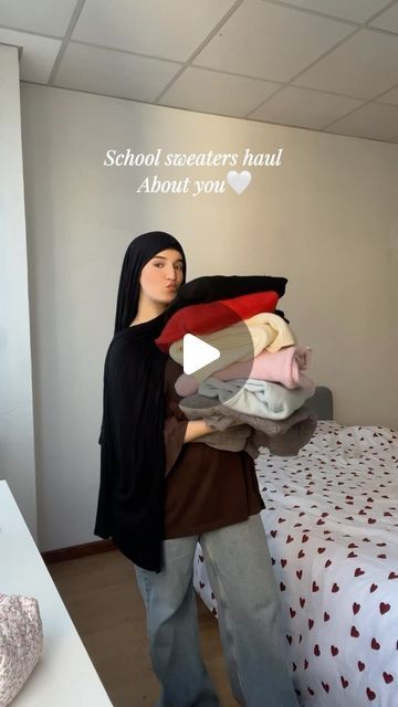 Bouchra🧸 on Instagram: "School sweaters haul🤍 @aboutyou 
.
.
.
.
.
#schooloutfits #outfit #schoolootd #ootd #aboutyou #aboutyoustyle #ootdinspiration #ootdhijab #ootdinspo #sweater #fallfashion #fallstyle #fallsweater #fashionblogger #fashion #schooloutfitideas #outfisideas #winteroutfit #fallootd #falloutfits" Hoodie Hijab Outfit, Sweater Outfits Hijab, Hoodie Hijab, Aesthetic Hijabi Outfits, School Sweaters, Ootd School, School Sweater, Outfits Hijab, Ootd Fall