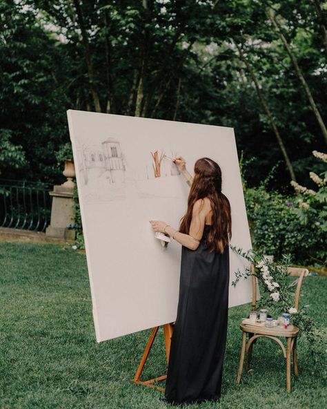 Always a happy day to see unique wedding entertainment ideas in action! Like this live wedding painter - can it get much better than this? See 7 more ways you can surprise and delight your wedding guests beyond the music on #ruffledblog Wedding Entertainment Ideas, Fall Tv Shows, Fall Movie, Downton Abbey Movie, Winter Entertaining, Netflix Hacks, Entertainment Center Design, Summer Drawings, Fall Tv