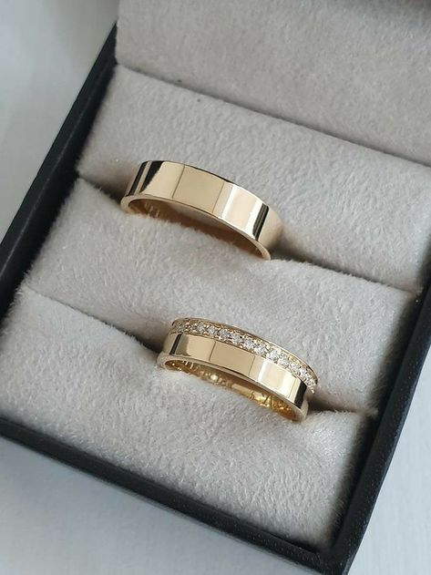 خواتم خطوبة, Wedding Rings Sets His And Hers, Couple Ring Design, Engagement Rings Couple, Marriage Ring, Cute Engagement Rings, Cool Wedding Rings, Couple Wedding Rings, Classic Wedding Rings