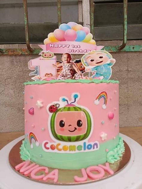 Coco Melon Cake Ideas 1st Birthday, Pink Cocomelon Cake, Cocomelon Girl Cake, Cocomelon Cake Ideas For Girl, Cocomelon Cake For Girl, Coco Melon Cake Ideas, Cocomelon Smash Cake, Cocomelon Birthday Cake, Army Birthday Cakes