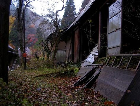 Biggest Mansion, Haunted Village, Big Mansions, Abandoned Village, Japanese Village, Giant Tree, Halloween Gothic, Stone Statues, Farm Girl