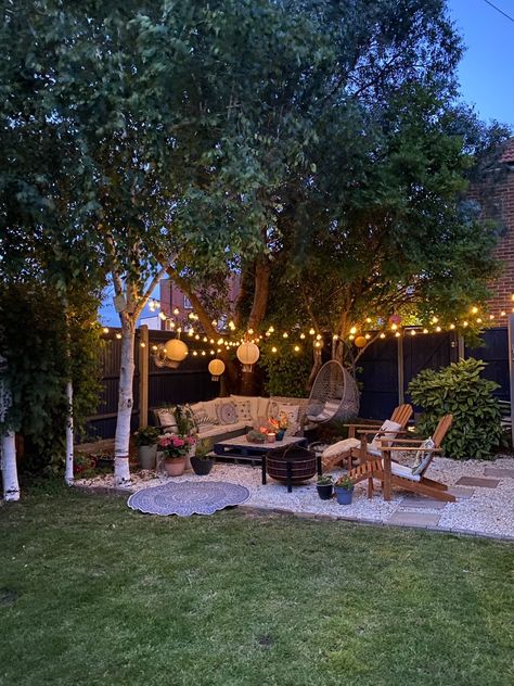 10 Outdoor Living and Garden Ideas for Autumn - Melanie Jade Design Cosy Outside Spaces, Cosy Garden Ideas Small Spaces, Outside Space Ideas, Zoned Garden Ideas, Backyard Cozy Ideas, Small Cosy Garden, Cosy House Ideas, Garden Zones Ideas, Cozy Yard Ideas