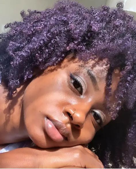 Hair Color Ideas: 29 Brilliant Shades for Stylish Women Women With Pink Hair, Women With Blue Hair, Women With Purple Hair, Purple Hair Black Women, Pink Hair And Black, Hair Color For Black Women, Purple Natural Hair, Chemically Straightened Hair, Loc Ideas