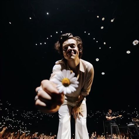 Fine Line Sunflower, Hawaii Poses, Harry Coded, Harry Styles Fine Line, Harry 1d, Harry Styles Aesthetic, Putao, Harry Styles Cute, Haikou