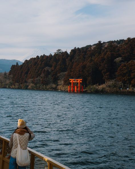 Is the Hakone "pirate" themed boat cruise across Lake Ashi worth it for the views of Mt Fuji? Here's everything you need to know about the Hakone cruise to cross from Motohakone-ko to Togendai for the Hakone Ropeway. Cruise Tickets, Day Trips From Tokyo, Boat Cruise, Go To Japan, Japan Travel Guide, Japan Trip, Hakone, Tourist Trap, Mt Fuji