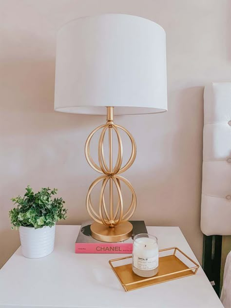 Pink Lamp Preppy, Preppy Pink And Gold Bedroom, Gold Room Asthetics, Preppy Apartment Decor Bedroom, Preppy Gold Lamps, Preppy Bedroom Lamps, Preppy Lamps Gold, Gold Preppy Lamp, Gold Bedroom Lamps