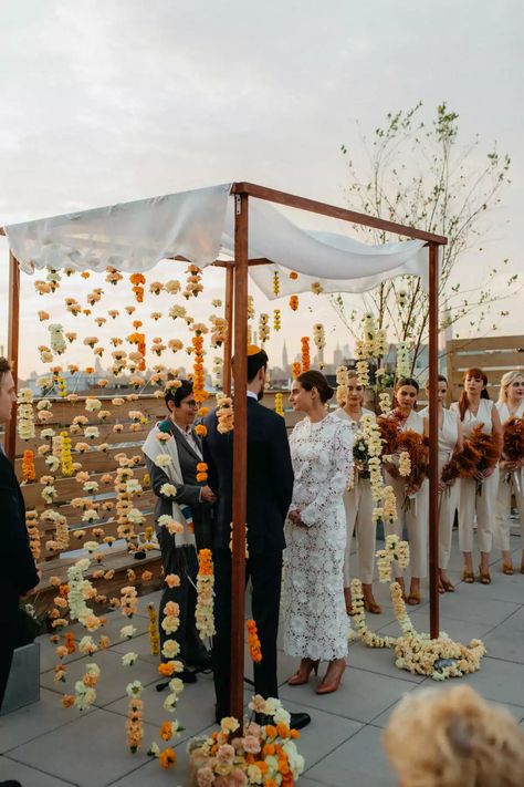 Huppah Wedding, Wedding Chuppah, Jewish Wedding Ceremony, Stunning Wedding Venues, Rooftop Wedding, Floating Flowers, Real Weddings Photos, Jewish Wedding, Wedding Mood