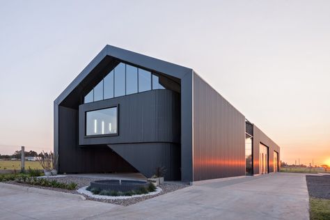 Warehouse Design Architecture, Warehouse Design Exterior, Modern Warehouse Design, Factory Facade Design, Industrial Building Design, Warehouse Architecture, Industrial Facade, Modern Warehouse, Metal Building Designs