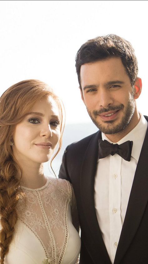 Canada Pictures, Elcin Sangu, Baris Arduc, Most Handsome Actors, Turkish Drama, Women Dresses Classy, Beard Styles For Men, Movies And Series, Samar