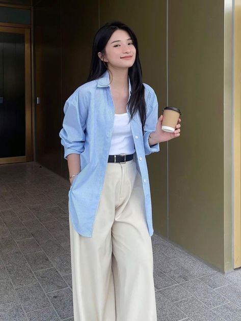 Summer Trousers Outfits Casual, Ootd Tomboy, Old Money Fashion Style, Old Money Fashion, Fashion Style Women, Casual Chic Outfits, Simple Casual Outfits, Outfit Korean Style, Money Fashion