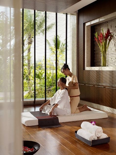 Thailand Massage, Spa Room Ideas, Spa Hammam, Massage Room Design, Massage Images, Spa Luxe, Spa Interior Design, Spa Rooms, Spa Interior