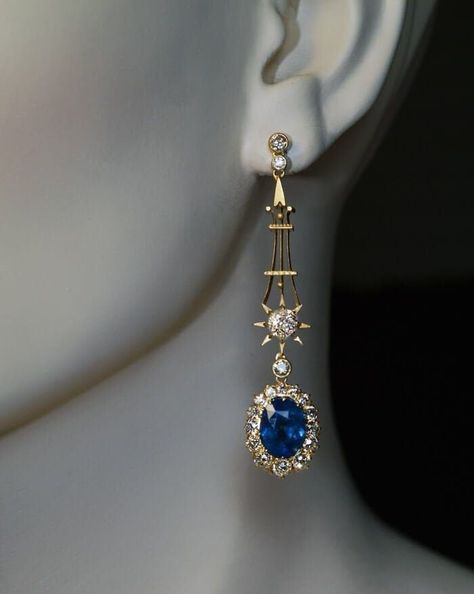 Sapphire Gold Jewelry, Natural Sapphire Ring, Antique Jewelry Earrings, Sapphire Aesthetic, Old Earrings, Jewelry Sapphire, Faberge Jewelry, Vintage Earring, Fotografi Vintage