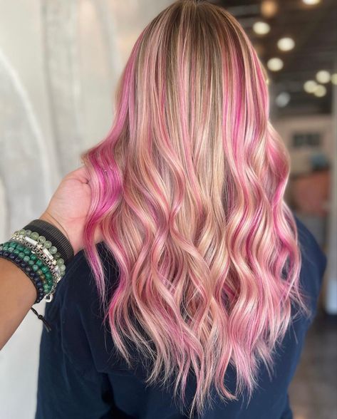 Blonde Hair Pink Tips, Hair With Pink Highlights, Blonde Hair With Pink, Pink Hair Streaks, Pink Hair Highlights, Blonde Hair With Pink Highlights, Pink Blonde, Pink Tips, Pink Blonde Hair