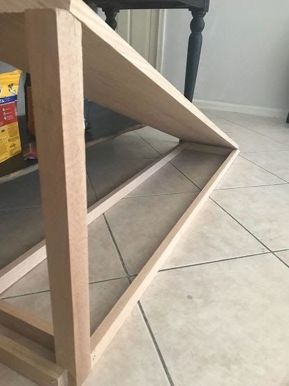 Doghouse Ideas, Diy Dog Ramp, Dog Ramp Diy, Cat Ramp, Dog Ramp For Bed, How To Make Headboard, Pet Ramp, Pet Stairs, Cat Towers