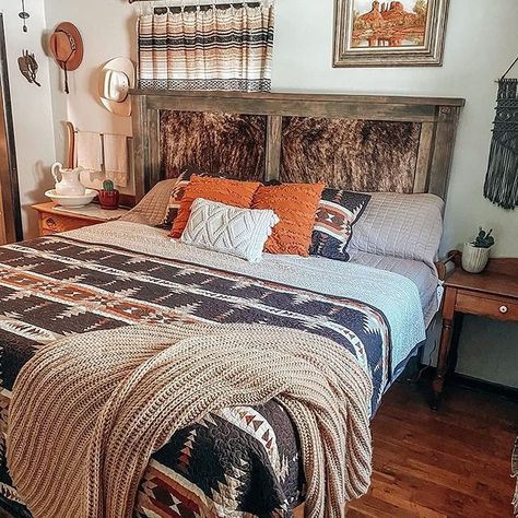 Paseo Road bedding for all the western lovers Aztec Bedding, Southwestern Bedding, Desert Valley, Copper Bedroom, Western Bedrooms, Fur Pillows, Western Bedroom Decor, Western Rooms, Western Bedding