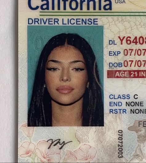 Passport Photo Makeup, Pretty Id Card Picture, Passport Pictures, Passport Online, Passport Photo, Id Photo, Make Up Inspo, Photo Makeup, Makeup Pictures