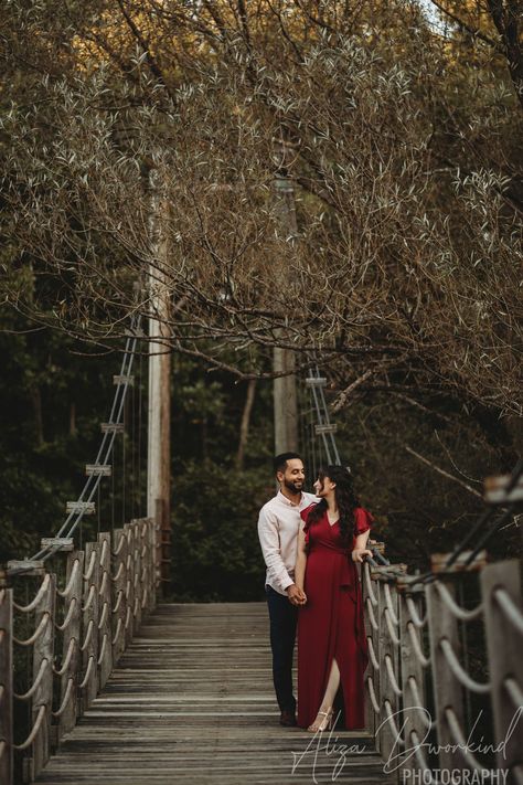 Bridge Pre Wedding Shoot, Couple Pose On Bridge, Couples Photoshoot Poses Bridge, Couple On Bridge Photography, Bridge Photoshoot Photo Ideas Couple, Hanging Bridge Photoshoot, Couple Poses Bridge, Couple Photoshoot Bridge, Bridge Photoshoot Couples