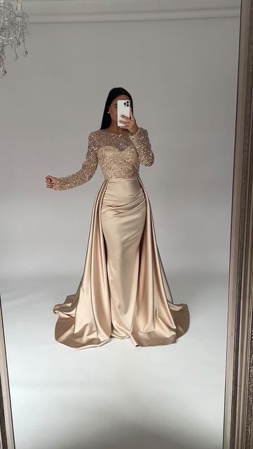 Bride Dress Simple, Gowns Dresses Elegant, Dresses Romantic, Soiree Dress, Classy Prom Dresses, Fancy Dresses Long, Women Dresses Classy, Braut Make-up, Elegant Dresses Classy