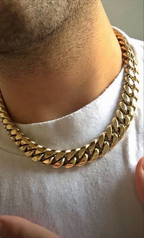 Cuban Link Chain Men Bracelet, Cuban Gold Chain For Men, Gold Chain Necklace Outfit, Cuban Chain Men, Mens Gold Chain Necklace, Bus Advertising, Cuban Link Chain Men, Gold Neck Chain, Chains Aesthetic