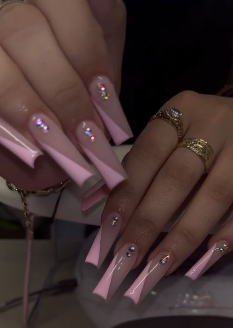 Medium French Tip Acrylic Nails With Diamonds, Pink V Tip Acrylic Nails, Pink Nail Ideas With Rhinestones, Gel Nail With Tips, White Nails With Pink Rhinestones, Easy Nail Designs Long Nails, Clear And White Acrylic Nails, Simple Baddie Nails Acrylic Pink, Long Pink Sparkly Nails