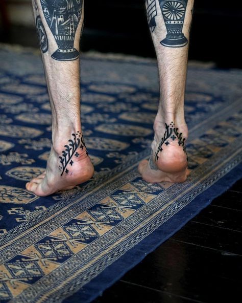 Cosmic Tattoo, Ankle Tattoo Designs, 4 Tattoo, Foot Tattoo, Black Ink Tattoos, Ankle Tattoo, Dope Tattoos, Foot Tattoos, Blackwork Tattoo