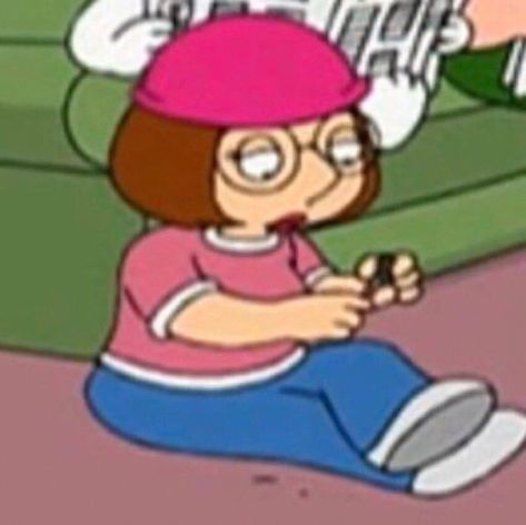 Meg Family Guy Pfp, Meg Griffin Icons, Reaction Pictures Family Guy, Family Guy Icons Meg, Lois Pfp Family Guy, Louis Family Guy, Meg Family Guy, Peter Griffin Meme, Meg Griffin