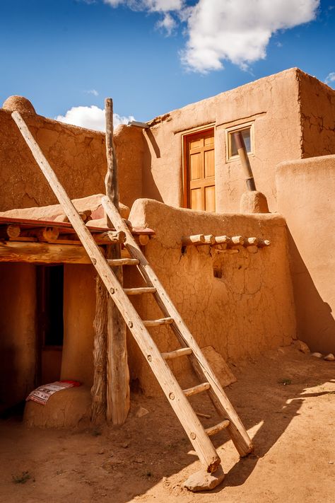 https://flic.kr/p/poDzbv | Taos Pueblo Mexican Adobe House, Mexican Pueblo House, Adobe Houses, Pueblo Style Homes, Native American Architecture, Pueblo Architecture, Adobe House Exterior, Mexican Pueblo, Southwest Architecture Exterior