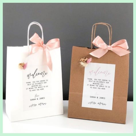 Welcome Bags For Wedding Guests, Wedding Party Gift Bags, Jw Pioneer Gifts, Decorated Gift Bags, Welcome Party, Small Business Packaging Ideas, Pioneer Gifts, Kraft Bag, Wedding Welcome Bags