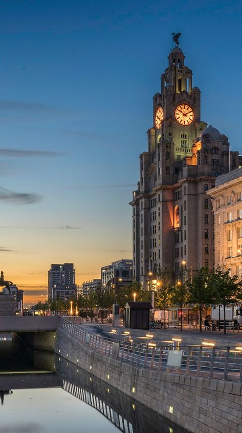 Liverpool Hope University, Liverpool Life, University Inspiration, Liverpool Wallpapers, University Of Liverpool, Liverpool Uk, Building Aesthetic, Travel Infographic, Liverpool City