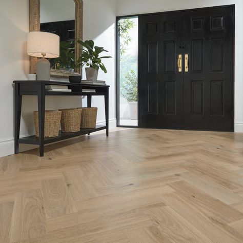 Canadian Urban Oak Oak Floor Living Room, Herringbone Vinyl Floor, Wood Look Tile Floor, Light Oak Floors, Herringbone Tile Floors, Karndean Flooring, Herringbone Wood Floor, Herringbone Wood, Modern Flooring