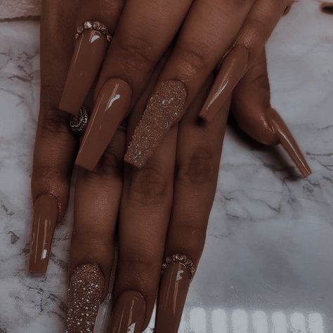 Simple Acrylic Nails Brown Skin, Honey Brown Nails Acrylic, Nails That Go With Brown Dress, Brown Wedding Nails For Bride, Brown Acyrilics Nails, Autumn Nails Black Women, Prom Nails Brown, Glitter Brown Nails, Brown Acrylic Nails With Rhinestones