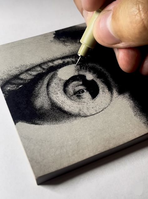 Stipple Pen Drawing, Pen Art Simple, Eye Pointillism, Stippling Eye Drawing, Ballpoint Pen Eye Drawing, Stipple Drawing, Surrealism Pen Drawing, Ink Pen Art, Stippling Art