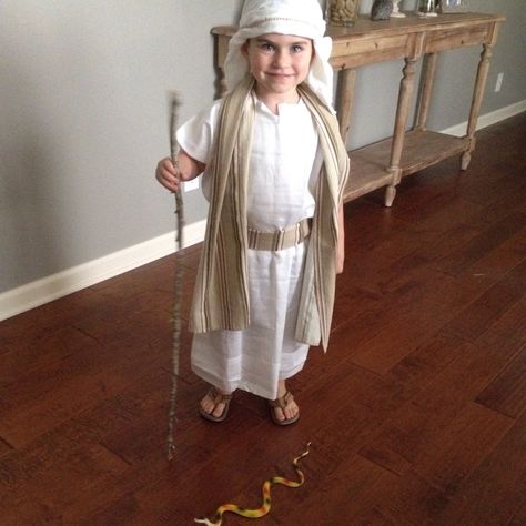 Bible Character Costumes Kids, Wisemen Costume Kids Diy, How To Make Biblical Costumes, Wiseman Costume Diy, Nativity Costumes For Kids Innkeeper, Diy Wiseman Costume Kid, Kids Angel Costume, Shepherd Outfit, Bible Costumes