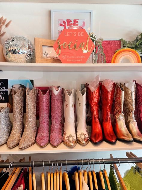 Saltwater Cowgirl, Senior Aesthetic, Boot Wall, Cowgirl Things, 21st Birthday Sign, Chic Cowgirl, Pretty Boots, Western Rooms, Closet Hacks