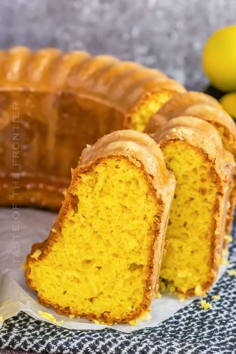 Lemon Pudding Cake Lemon Pond Cake, Lemon Pudding Recipes, Lemon Dishes, Pudding Cake Mix, Pond Cake, Best Cake Ideas, Lemon Pudding Cake, Caramel Pumpkin, Bundt Cake Recipes