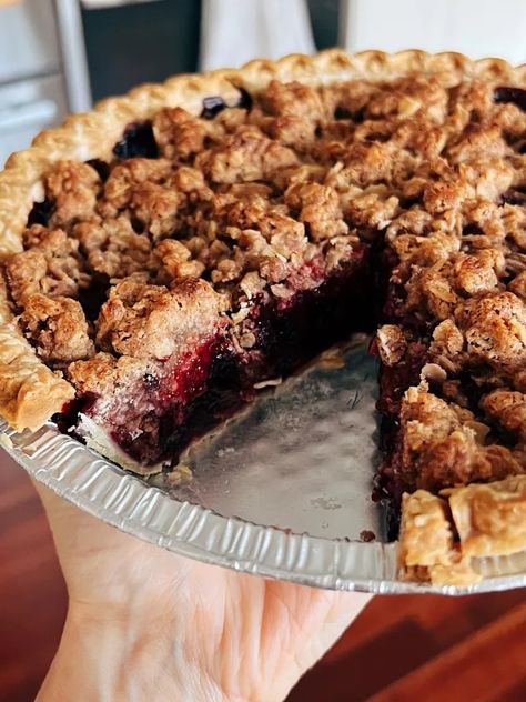 Low Sugar Mixed Berry Pie Oatmeal Pie Crust, Berry Pie Filling, Mixed Berry Pie, Sugar Fruit, Frozen Pie Crust, Summer Pie, Fruit Pies, Frozen Pie, Berry Pie