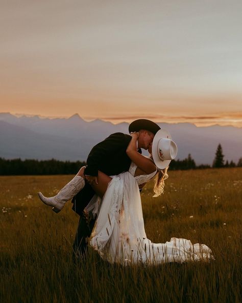 DESTINATION ELOPEMENT PHOTOGRAPHER | they’re the wild in the west… • • • #Montanaphotographer #montanawedding #montanaweddingphotographer #montanaelopement #wyomingwedding… | Instagram Future Wedding Aesthetic, Rustic Wedding Photos Ideas, Out West Elopement, Western Elopement Wedding Dresses, Country Elopement Ideas, Cute Elopement Ideas, Western Wedding Photography, Simple Western Wedding, Elopement Picture Ideas