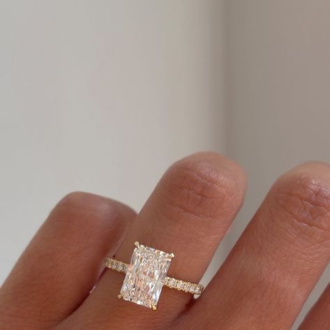 Cullen Jewellery | Custom Engagement Rings on Instagram: "✨ELLIE - RING SETS✨⁠ ​⁠ ​SWIPE 👉 ⁠ ​⁠ ​A gorgeous Radiant Cut Solitaire with Pave Band paired with:⁠ ​⁠ ​💜 Arizona Hammer Set Band⁠ ​💚 Felicity Baguette Band ⁠ ​💖 Lana Accent Band⁠ 🩵 Joanna Pave Band⁠ 💛 Ashton Plain Band⁠ 🤍 Lucy Round Stone Band⁠ 🧡 Chiara Accent Band⁠ ​⁠ ​⁠ ⁠ ​Ring Details:⁠ Ellie Radiant Solitaire ⁠ ​Lab Grown Diamond ⁠ 2.51ct | E | VS2⁠⁠" Hammer Set Wedding Band, Gold Engagement Rings With Wedding Bands, Rectangle Cut Engagement Ring With Wedding Band, Radiant Engagement Ring With Pave Band, Gold Wedding Band With Radiant Cut Engagement Ring, Radiant Cut Engagement Ring Gold Diamond Band, Radiant Engagement Ring Pave Band, Radiant Cut Ring With Wedding Band, Radiant Cut Engagement Ring Stack