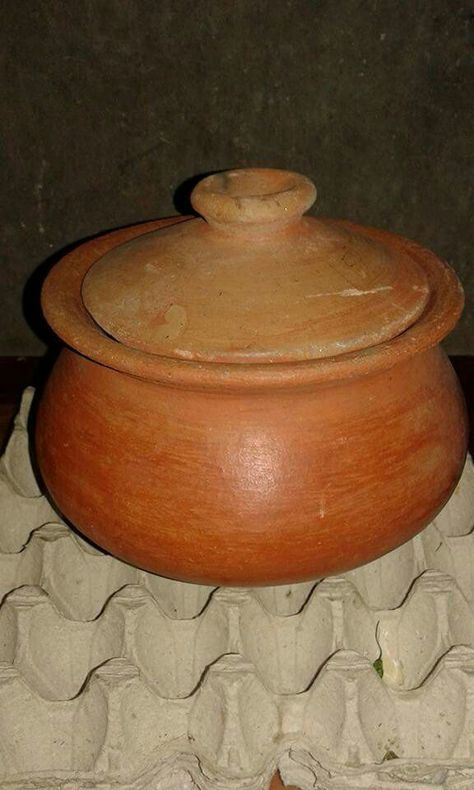 Traditional Filipino cooking clay pot called palayok Filipino House, Filipino Culture, Clay Clay, Food Content, Beautiful Cottages, Ceramics Ideas, Ceramics Projects, Ceramics Ideas Pottery, Clay Pot