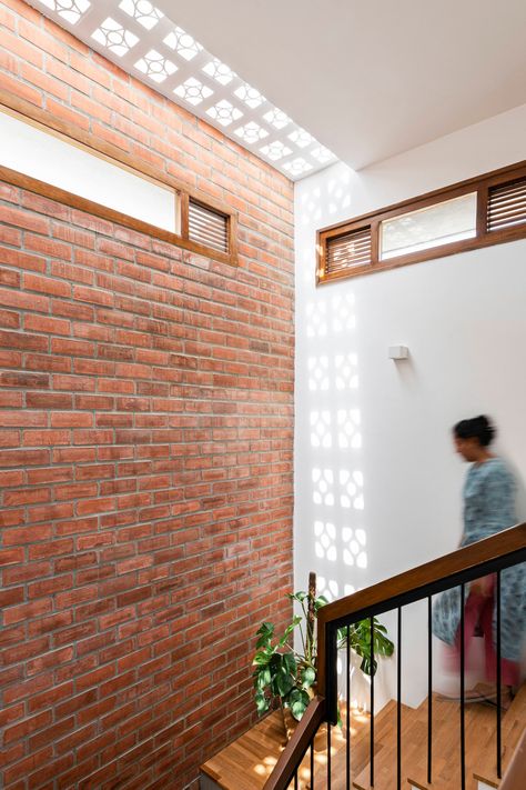 Steps Design Interior Stairs, Brick Wall Architecture, Brick Wall Exterior, Brick Ceiling, Skylight Design, Brick Interior Wall, Brick Interior, Brick Cladding, Ventilation Design